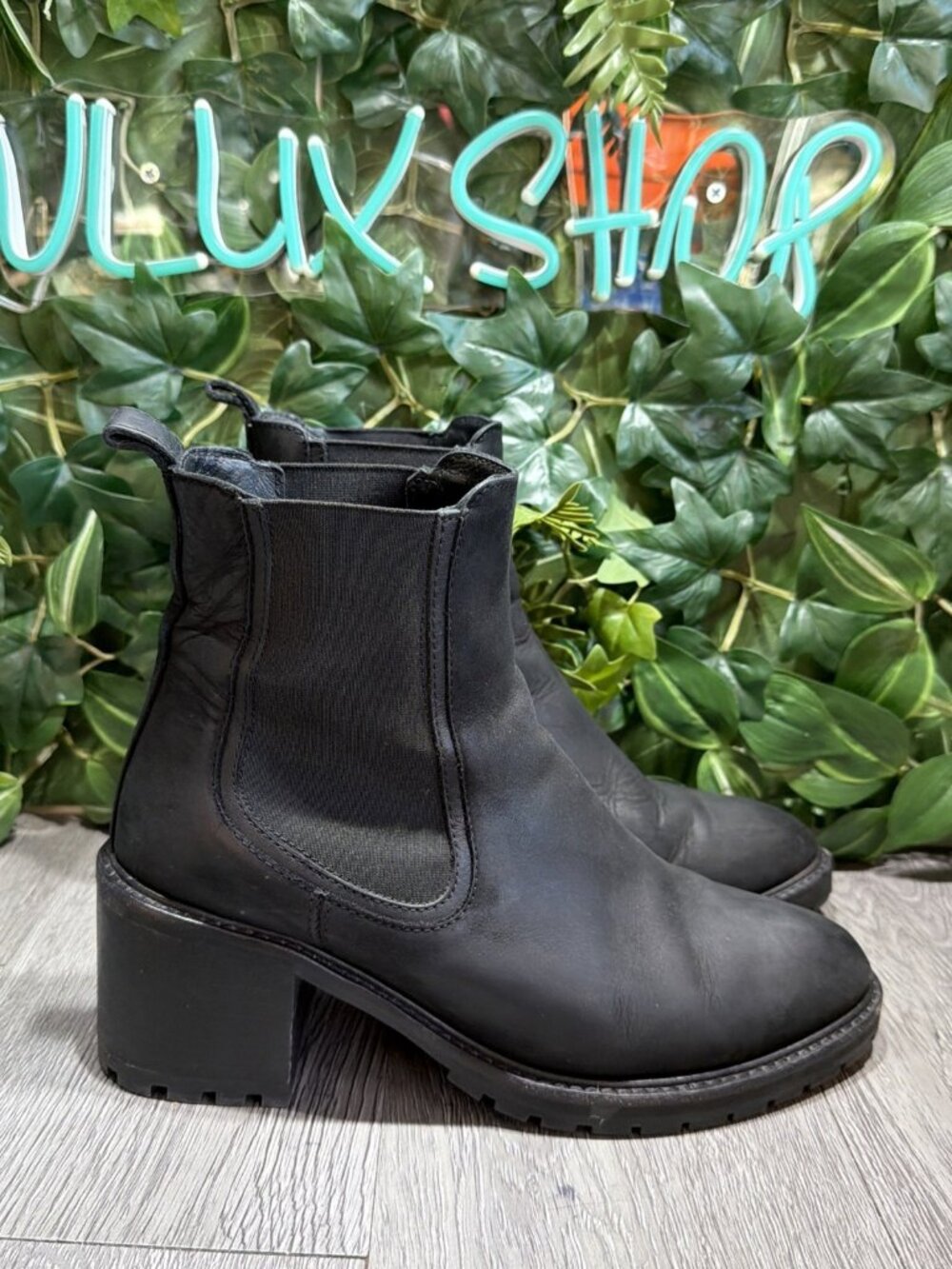 Thursday Boot Co Women Knockout Heeled Chelsea Boots Black Matte Leather Sz 9.5